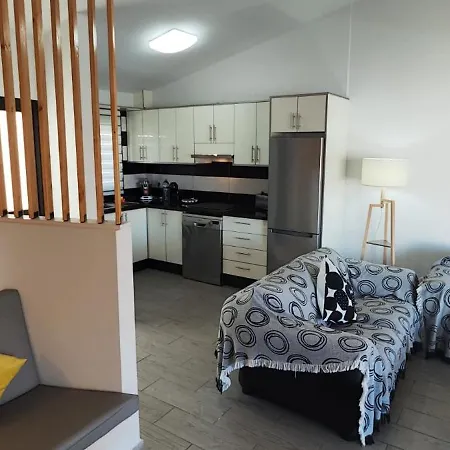 Apartmán El *